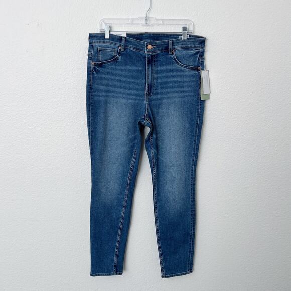 [H&M] Medium Wash High Rise Stretch Curvy Jegging Fit Skinny Jeans NWT Sz US 14 - Picture 1 of 10